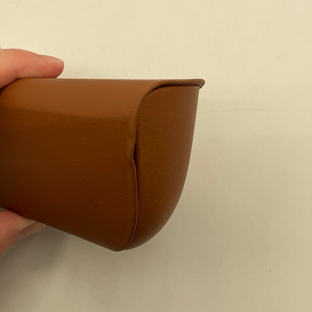 Pre-Owned Ray-Ban Meta Smart Glasses Charging Case- Brown - Picture 6 of 7